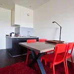 Center Appartment, & Golf Walking Tour アパート
