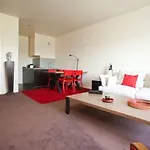 Center Appartment, & Golf Walking Tour アパート