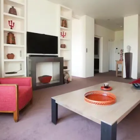 Center Appartment, & Golf Walking Tour شقة *