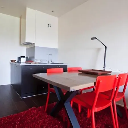Center Appartment, & Golf Walking Tour شقة