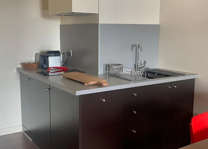 Center Appartment, & Golf Walking Tour *