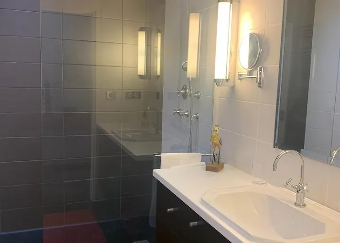 Lejlighed Center Appartment, & Golf Walking Tour *