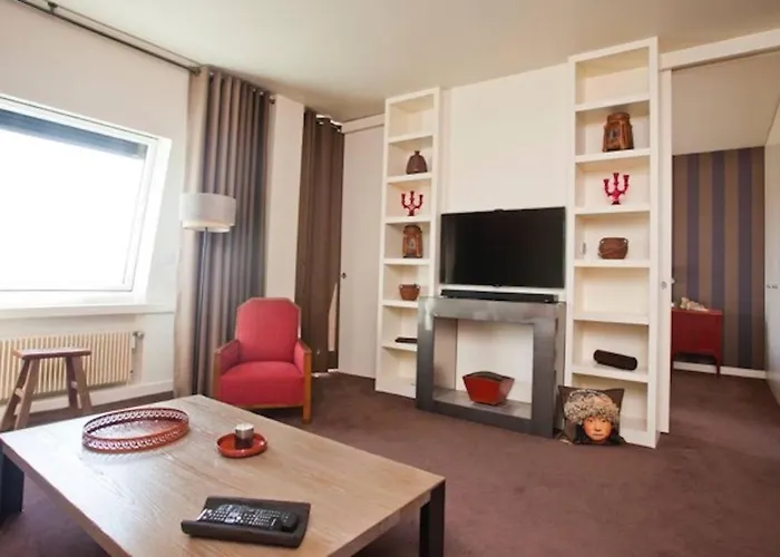 Center Appartment, & Golf Walking Tour